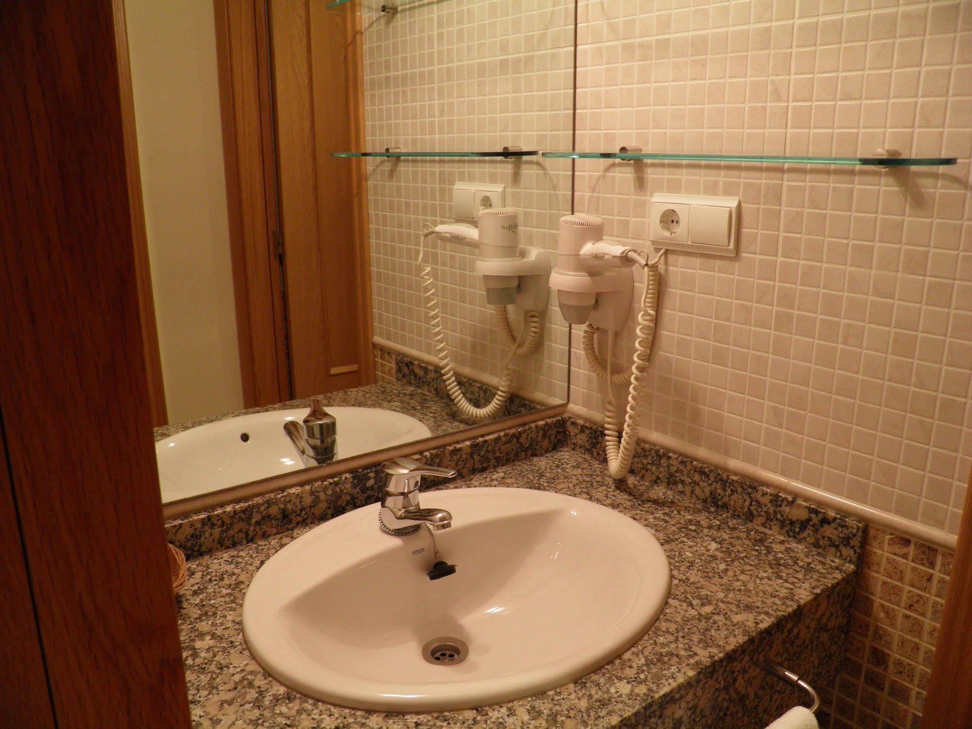 Apartaments St. Jordi Comtal Барселона Экстерьер фото