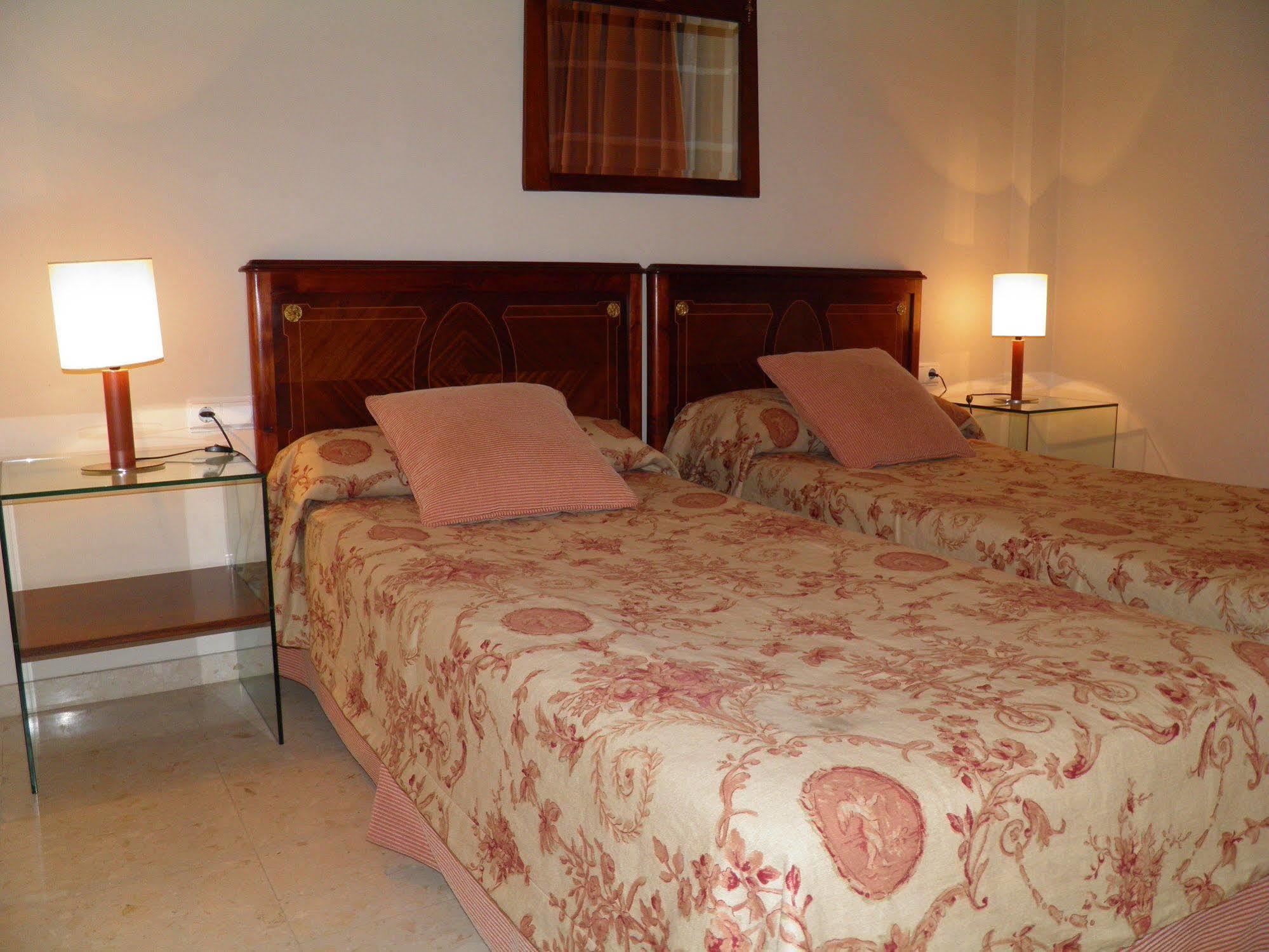 Apartaments St. Jordi Comtal Барселона Экстерьер фото