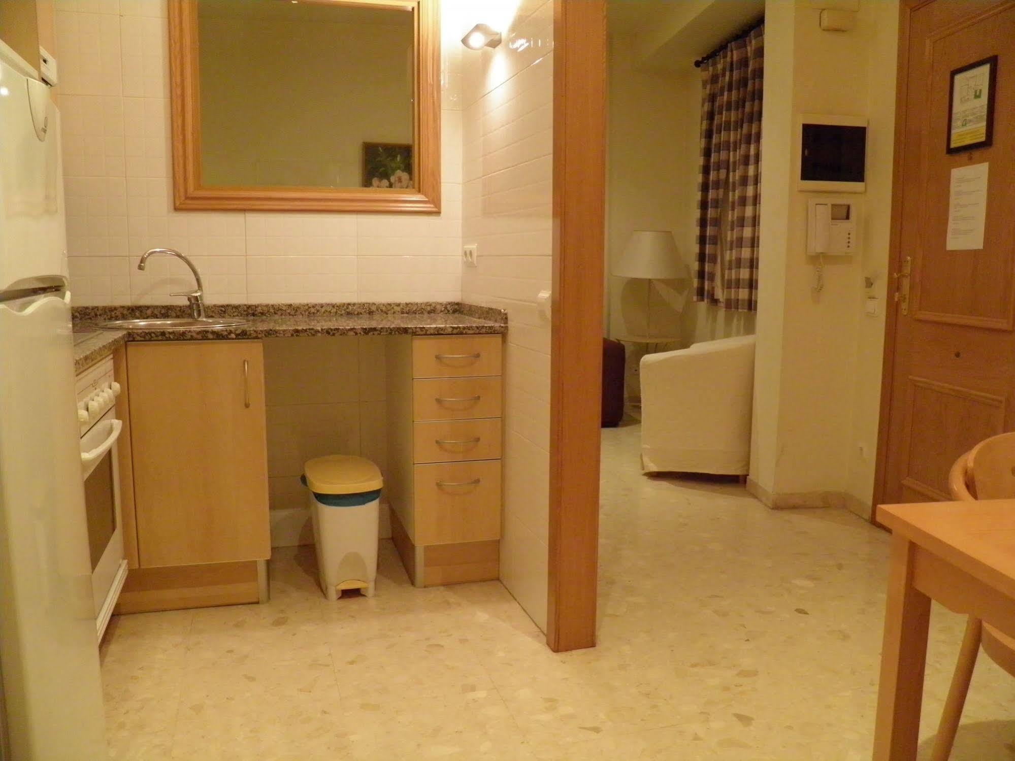 Apartaments St. Jordi Comtal Барселона Экстерьер фото